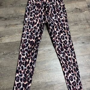 Bally Total Fitness athletic leggings